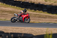 anglesey-no-limits-trackday;anglesey-photographs;anglesey-trackday-photographs;enduro-digital-images;event-digital-images;eventdigitalimages;no-limits-trackdays;peter-wileman-photography;racing-digital-images;trac-mon;trackday-digital-images;trackday-photos;ty-croes